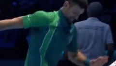 GDE SI TI POŠAO? Novak je bio mnogo besan, slomio je rekete, a onda zbog jednog čoveka dodatno poludeo (VIDEO)