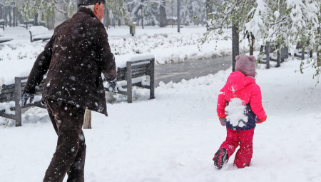 STIŽE POGORŠANJE VREMENA - SNEG ŠIROM SRBIJE: Snažni udari vetra SVUDA, temperatura otišle u MINUS! Šta nas čeka sledeće nedelje