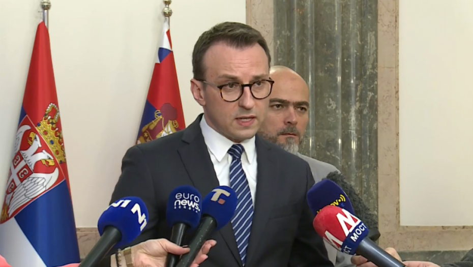 "ZA DVA DANA NASTAVAK DIJALOGA U BRISELU" Direktor kancelarije za KiM Petar Petković dao izjave za medije