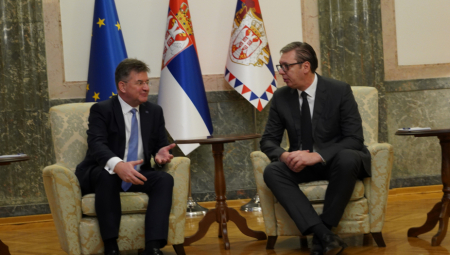 "SRBIJA JE UVEK SPREMNA ZA DIJALOG" Predsednik Vučić nakon sastanka sa Lajčakom u Beogradu