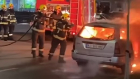 SRPSKI VATROGASCI SE BORE SA STIHIJOM Buknuo je na ulici, oni rade sve da ugase vatru!