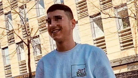 JEZIVO! MLADIĆ KOJI JE USMRTIO DRUGA SE SNIMAO KAKO VOZI 265 KM NA SAT Sjenica zavijena u crno zbog Emirove pogibije (VIDEO)