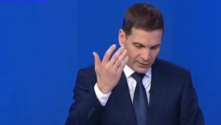 ZGRAŽAVAJU SE NAD "MEDIJSKIM PROSTAKLUKOM": Evo kakve su vulgarnosti oni emitovali u udarnom terminu na javnom servisu (VIDEO)