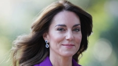 EFEKTNO IZDANJE Princeza od Velsa, Kejt Midlton u ljubičastom odelu zasenila prisutne, a ovim je odala počast princezi Dajani