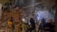 UŽAS! SRUŠILA SE DVA ULAZA U STAMBENOJ ZGRADI Prilikom raščišćavanja ruševina spasioci u Rusiji održali minut ćutanja (FOTO/VIDEO)