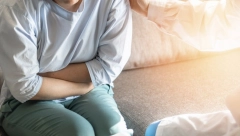 SIMPTOME RAKA GRLIĆA MATERICE MOŽEMO PRIMETITI TOKOM ODNOSA Onkolozi upozorili na prva 3 znaka bolesti