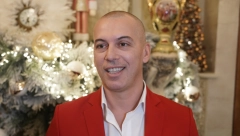 PRIZORI U PEVAČEVOM DOMU KOJI TOPE SRCA Topalko uživa sa unukom, ovakvog ga retko viđate
