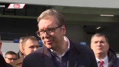 VUČIĆ ŠMEKERSKI ODGOVORIO NA PROVOKACIJE NOVINARA N1: "Malo se obradujte i osmehnite se. Vidite kako je divan stadion"