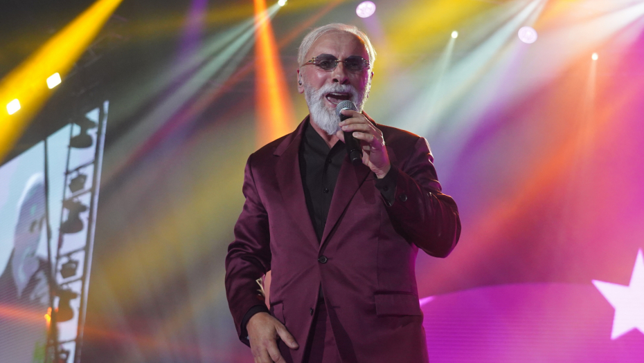 SVAŠTA MI SE IZDEŠAVALO ZA OVIH 8 GODINA! Dino Merlin na trenutak prekinuo koncert i izneo brutalno priznanje