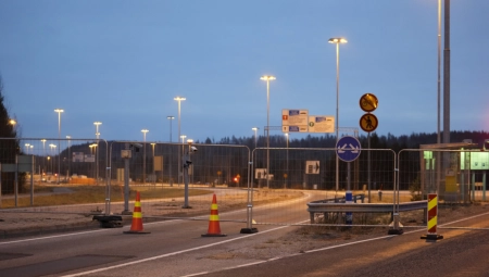 BARIJERA PREMA RUSIJI Ova evropska država postavlja ograde na graničnom prelazu (FOTO)