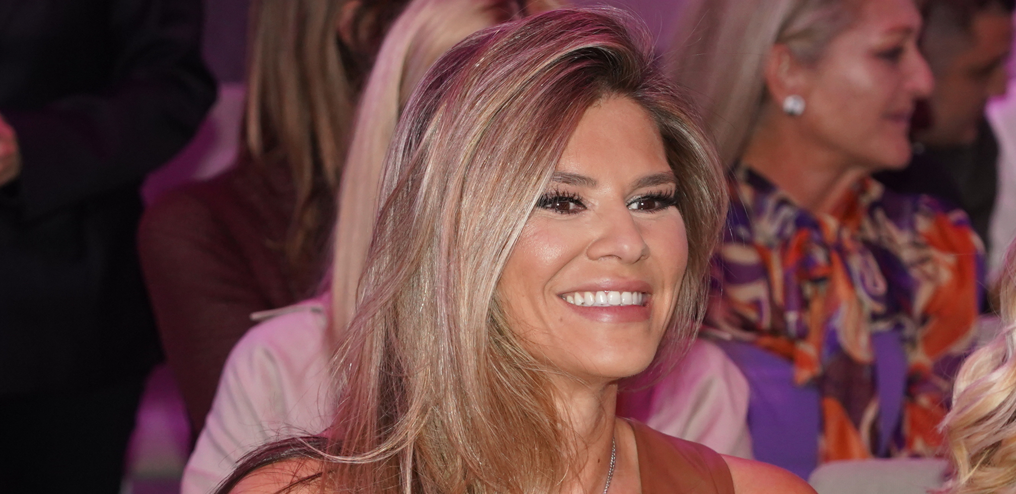 ZAŠTO MELINA KRIJE DEČKA OD JAVNOSTI? Razvela se zbog moćnika, obasipa je skupocenim poklonima, a ovo su detalji o njemu