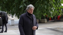 PAZI ŠTA RADIŠ, ZNAMO GDE ŽIVIŠ: Radoš Bajić dobio jezive pretnje smrću, glumac van sebe, otkrio detalje koji lede krv u žilama