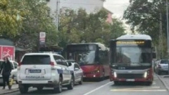 NATPIS U AUTOBUSU ŠOKIRAO PUTNIKE NA LINIJI 94 Niko ne razume šta je pisac hteo da kaže