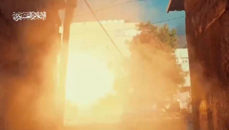 UZNEMIRUJUĆI SNIMAK IZ IZRAELA! Hamasovci uleću u bolnicu, a onda... BUM! (VIDEO)