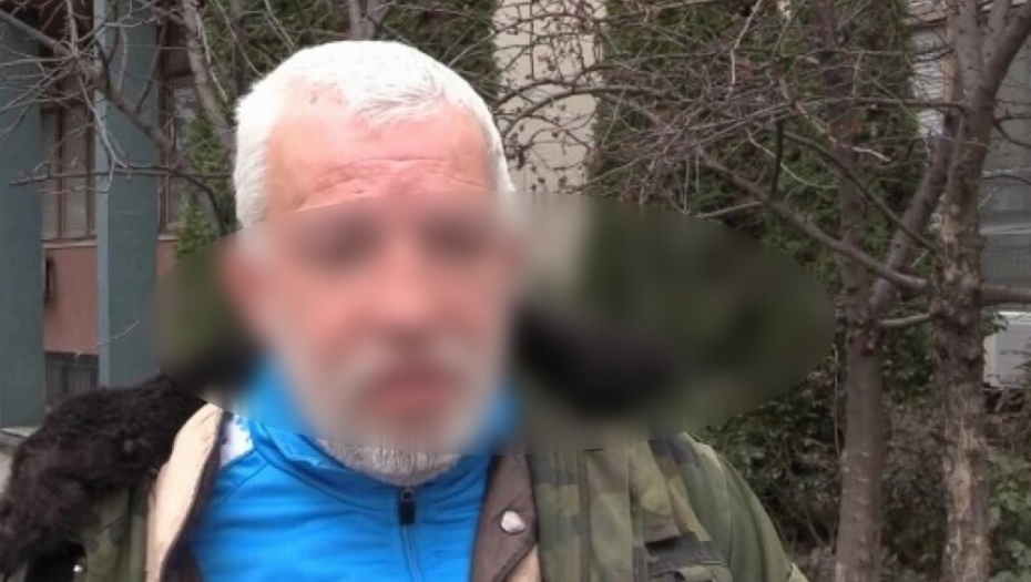 BOGOLJUB (48) IZ NOVOG SADA NOŽEM IZMASAKRIRAO CIMERA SA KOJIM JE ŽIVEO 30 GODINA Uskoro početak suđenja za monstruozni zločin
