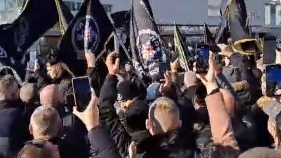 GROMOGLASAN DOČEK ZA DEVETU BOJNU HOS-a Ustaške pesme i "Za dom spremni" u Vukovaru! (VIDEO)