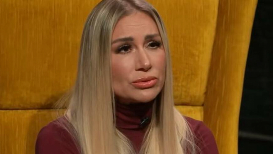 OTIŠAO NA SELMIN NASTUP, DOŽIVELI ISTO! Pevaču zabranjen ulazak u Srbiju, odlučio je da podrži koleginicu