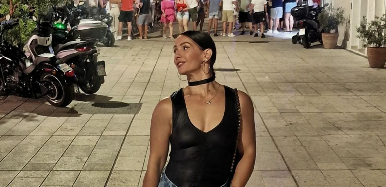 SRPSKA GLUMICA POTPUNO GOLA Objavila fotografiju javno, na njoj samo bokserske rukavice, a opis će uzdrmati region!