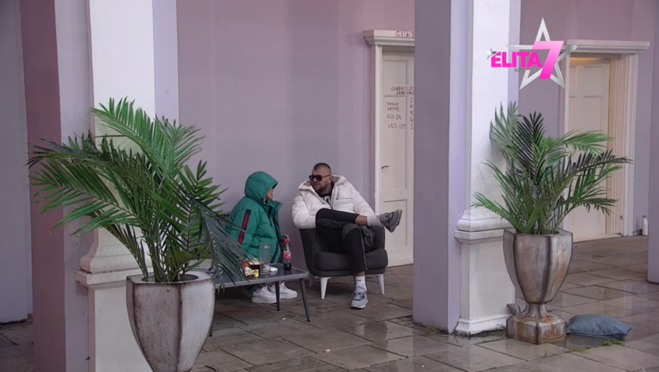 JANJUŠ UBEĐUJE ANELI DA JE LUD ZA NJOM, ONA MU NE VERUJE: Jao, majko moja, ispiraš mi mozak