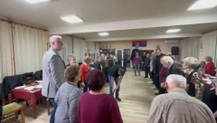 OPLETI DEKI! Hit snimak! Dejan Tomašević utrčao u kolo, a onda je počela fešta (VIDEO)