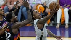 HTEO JE DA MI POBIJE PORODICU Bivši NBA igrač udario šamar Srbinu, a onda...