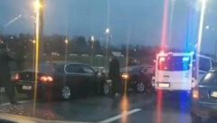 SAOBRAĆAJNA NESREĆA NA AUTO-PUTU Dva vozila se sudarila kod isključenja za Mladenovac (VIDEO)