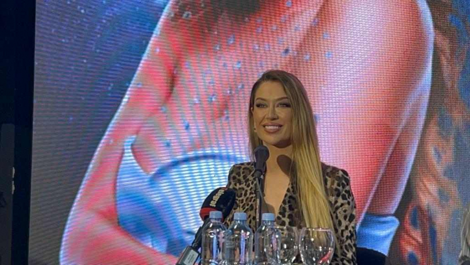 TEA TAIROVIĆ PROGOVORILA O PRIVATNOM ŽIVOTU! Pevačica otkrila da je neispunjena u partnerskoj ljubavi, pa priznala ovo o svom ocu!