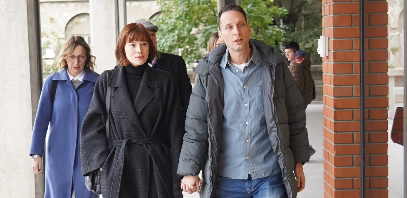 GLUMICA MILENA POTPUNO PROMENILA LIČNI OPIS Kada je stigla na suđenje Miki Aleksiću, niko je nije prepoznao! (FOTO)