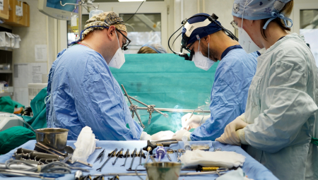 U SRBIJI SU ZAKAZANE DVE TRANSPLANTACIJE ORGANA SA ŽIVIM DONORIMA Dolaze stručnjaci iz inostranstva, dvoje dece očekuju intervencije u Tiršovoj