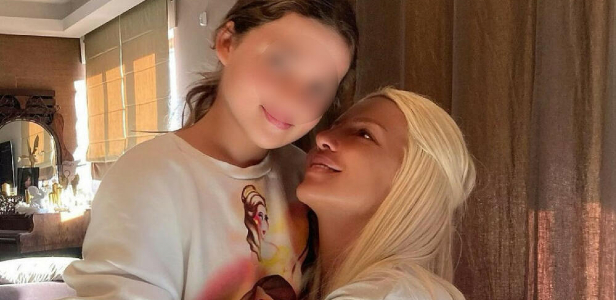 NIKA TOŠIĆ U HALJINI OD NEKOLIKO HILJADA EVRA Evo gde je prošetala u njoj, devojke odlepile za ovim komadom