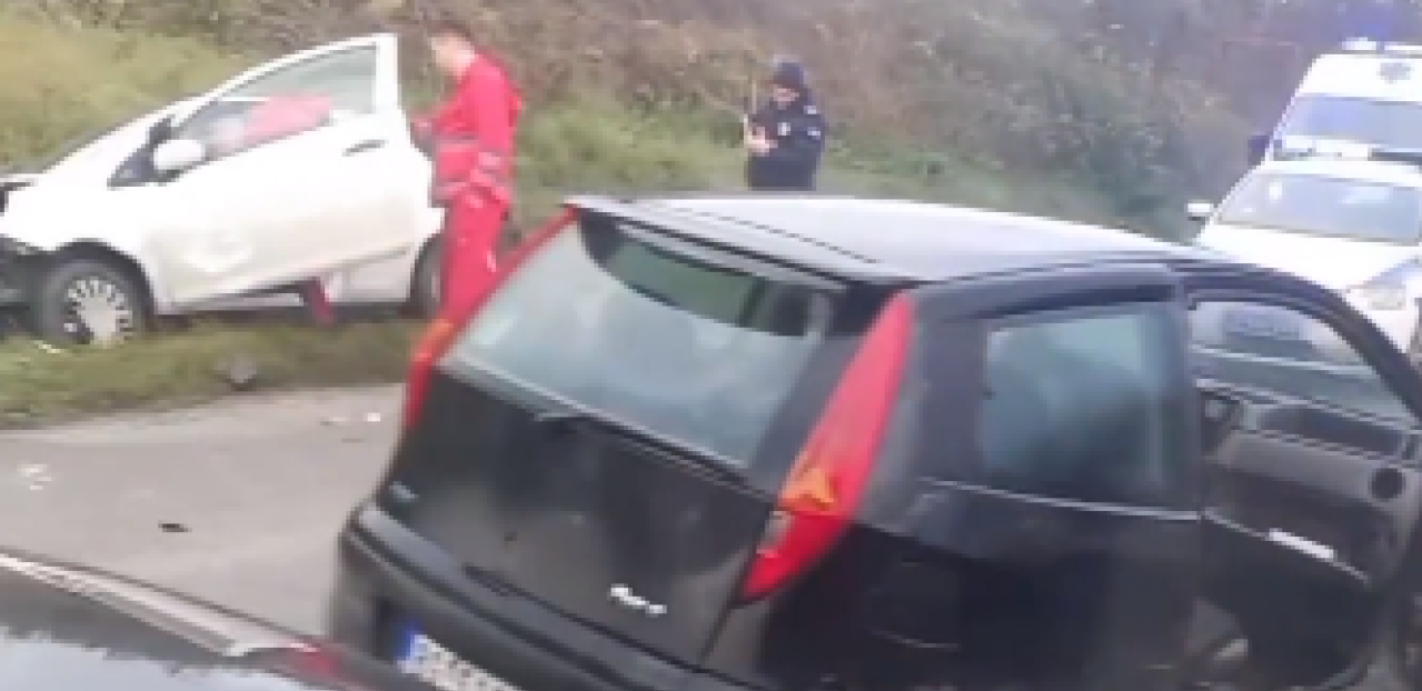 STRAVIČAN SUDAR KOD VINČE Slupana vozila stoje nasred puta (VIDEO)