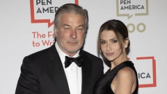 "POKUŠALI SMO DA NAPRAVIMO PORODIČNU FOTKU" Alek i Hilarija Boldvin pozirali sa svoje sedmoro dece