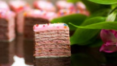 BRZA POSNA ROZEN TORTA U savršenoj harmoniji oraha i ružičaste glazure
