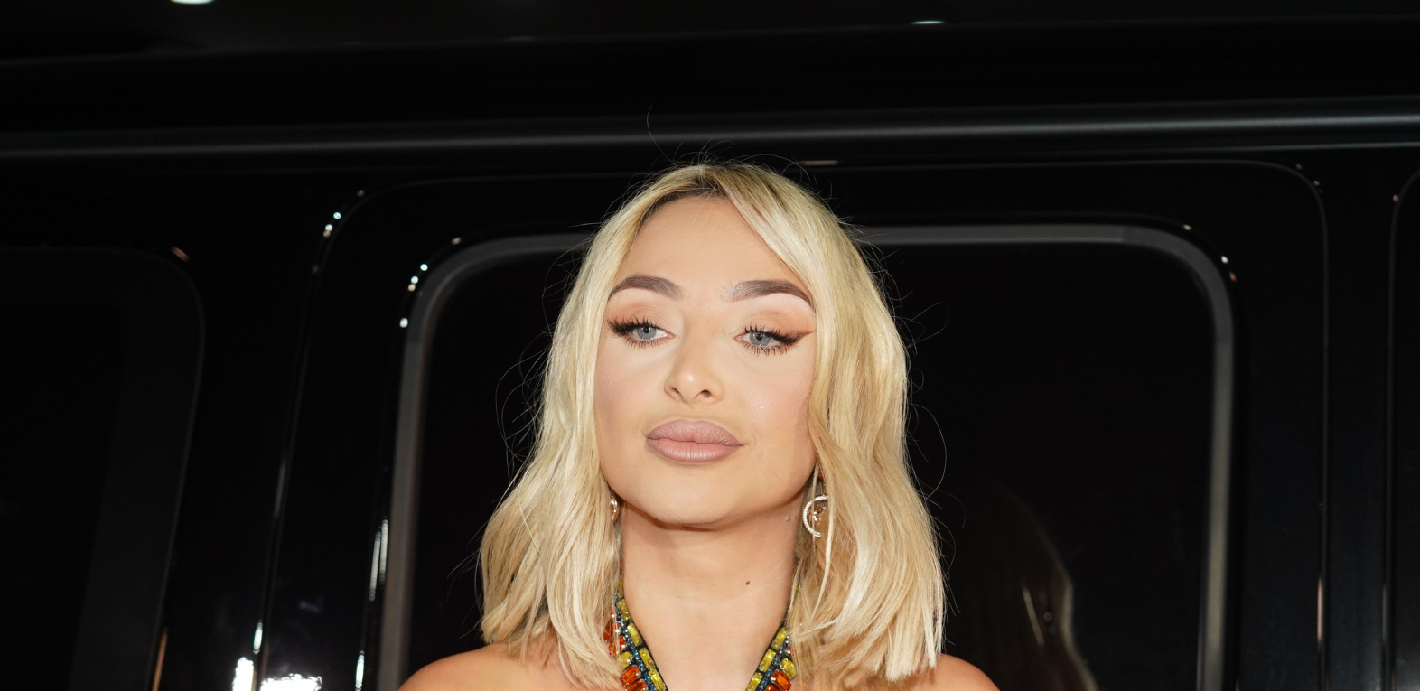 MAJA BEROVIĆ U NIKAD MANJEM KUPAĆEM! Pevačica pokazala pirsing na pupku i tetovažu, ljudi ne veruju šta je na njoj