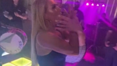 EVO ŠTA ZNAČE STIHOVI PESME UZ KOJU SELMA POKAZUJE DVOGLAVOG ORLA Bajramijeva veliča albansku kulturu