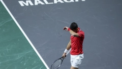 SINER SE REVANŠIRAO NOVAKU Italijan posle pravog trilera srušio Novaka posle spasene tri meč lopte, dubl odlučuje ko će u finale Dejvis kupa na megdan Australiji