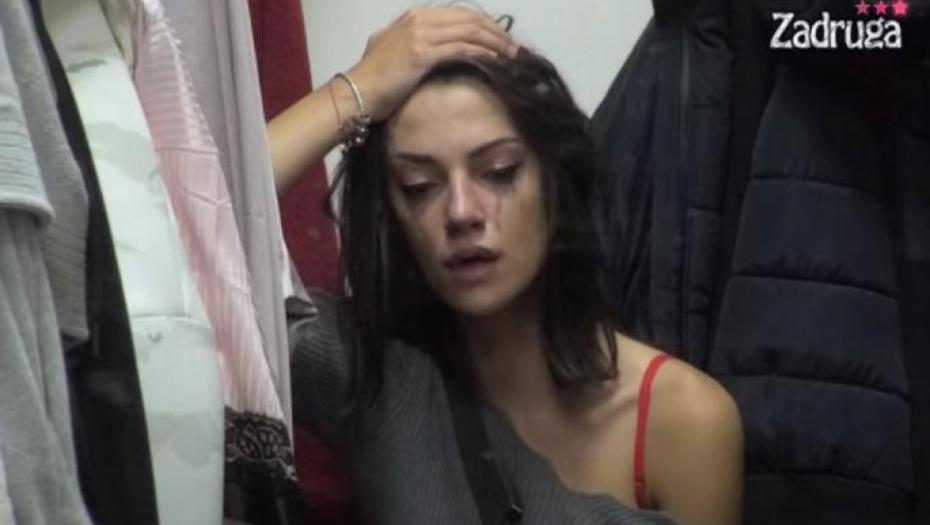 UBIO SE BIVŠI DEČKO TARE SIMOV Sportista oduzeo sebi život u 33. godini, ona van sebe