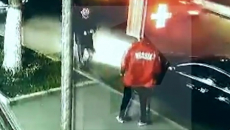 (UZNEMIRUJUĆI VIDEO) Muškarac ubijen na ulici