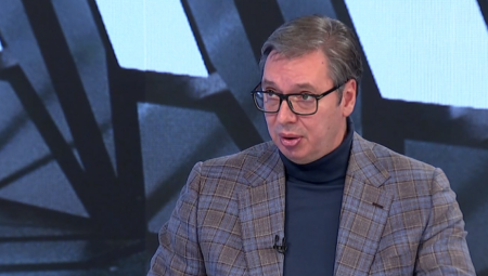 VUČIĆ SAOPŠTIO LEPE VESTI ZA CELU NACIJU Stiže 50 ambulatnih kola za celu Srbiju