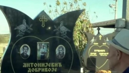 "OVAKAV SLUČAJ NISAM IMAO" Kamenorezac u čudu, deka Dobrivoje mu tražio da mu ovo ukleše na spomenik