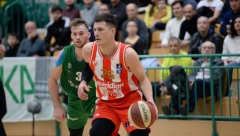 ZVEZDA U LAGANOM RITMU SLAVILA U NOVOM MESTU Crveno-beli rutinskom partijom savladali Krku za osmu pobedu u regionalnoj ligi