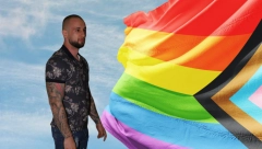NIKOLA BUKILIĆ UHVAĆEN SA MUŠKARCEM U KREVETU Razmenjuju dodire, evo gde mu je zavukao ruke, kamera snimila svaki detalj