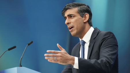 OGLASIO SE BRITANSKI PREMIJER O BOLESTI KRALJA ČARLSA "Šokiran sam i tužan"