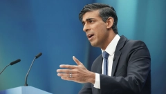 KAŽNJAVA LJUDE ZATO ŠTO SU BESKUĆNICI? Britanski premijer na meti osuda