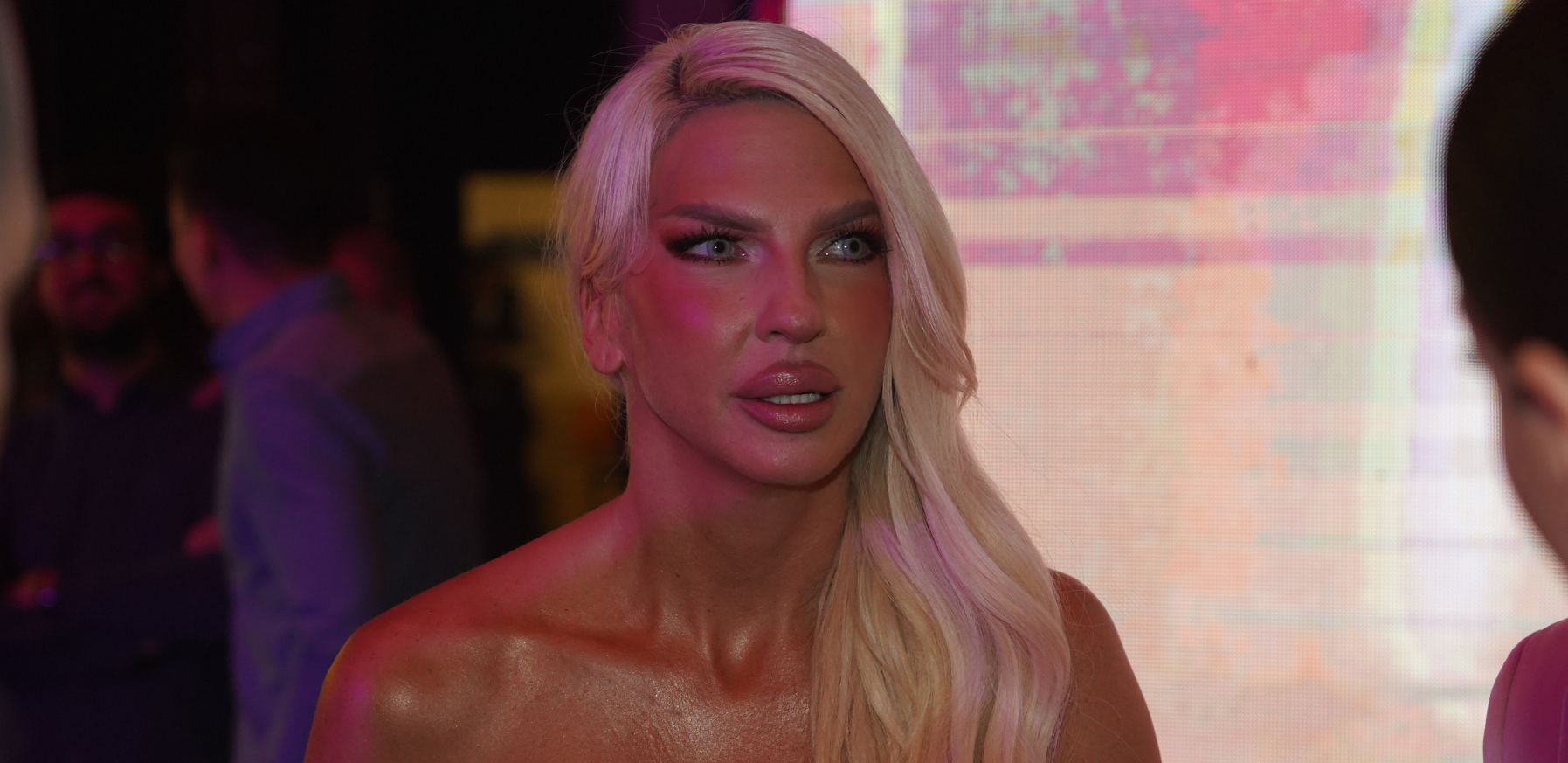 KARLEUŠA GA ŽESTOKO VREĐALA, A SADA NASTUPAJU Skandal neviđenih razmera, otkriveno sa kojim reperom će Jelena deliti binu!