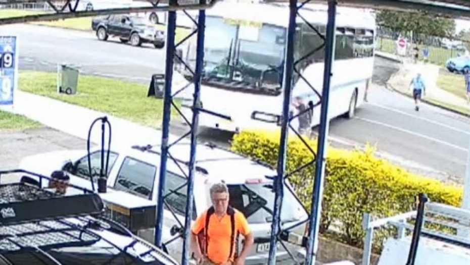AUTOBUS PUN DECE KRENU SAM KA BENZINSKOJ PUMPI Pogledajte kako je devojčica (14) kao na filmu, spasila đake od sigurne katastrofe