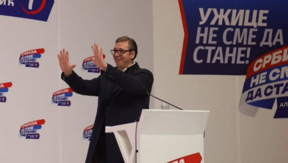 NIJEDNOJ STRANOJ SILI NEĆU BITI POKORNI SLUGA, SAMO SRBIJI Moćna poruka Vučića sa skupa u Užicu