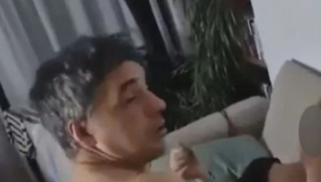 (VIDEO) Narod izdvaja novac za poslaničke plate, Miketić ga troši na kokain