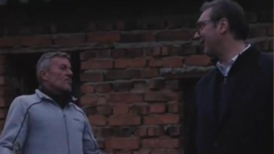 DEJAN ŽIVI SA NEPOKRETNOM MAJKOM, A SAD DOBIJA NOVU KUĆU  Predsednik Vučić poslao snažnu poruku (VIDEO)