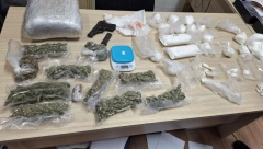 UHAPŠEN NARKO DILER IZ KOSTOLCA Pronađena veća količina narkotika i pištolj sa punim okvirom! (FOTO)